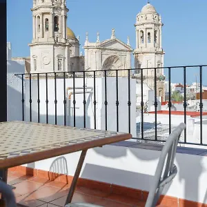 https://el-atico-de-los-ingleses.hotelsincadiz.net
